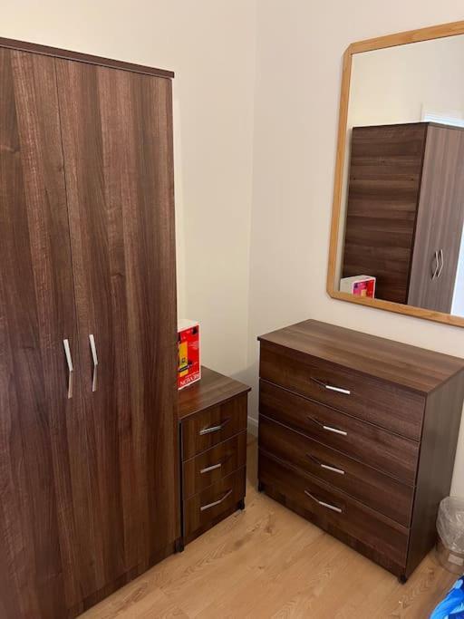 004- Brand New 1 Bedroom Apartment F1 Ealing Eksteriør billede